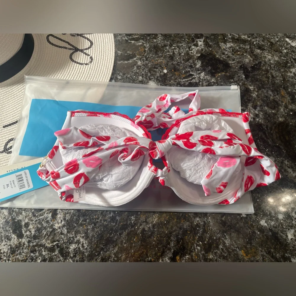 NWT beach bunny Lips of An Angel bikini 👙 top XL ..SOLD OUT ONLINE - Picture 6 of 8